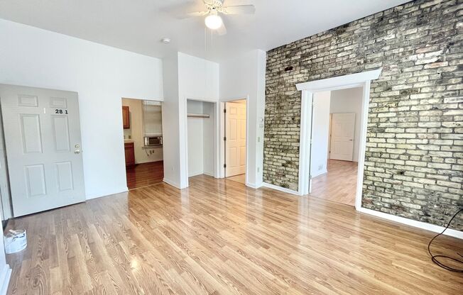 2 beds, 1 bath, $1,395, Unit 1728-01