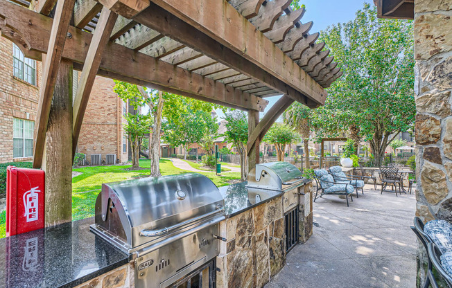 Community Grill Station at River Pointe, Conroe, TX, 77304