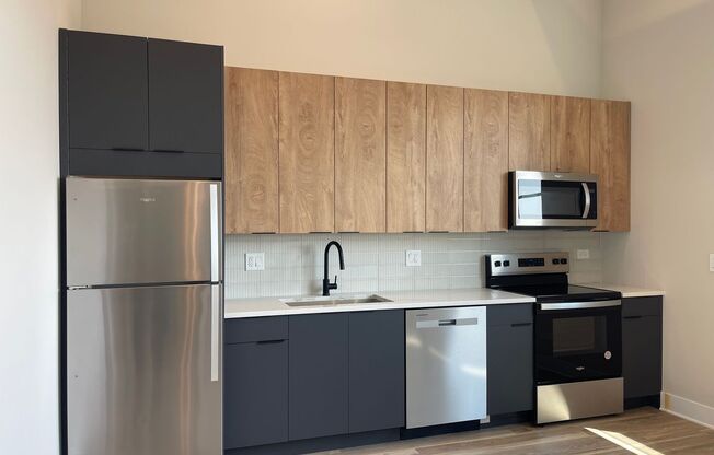 Studio, 1 bath, 415 sqft, $1,599, Unit 407