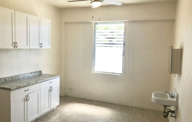 Studio, 2 baths, 200 sqft, $895, Unit R-8