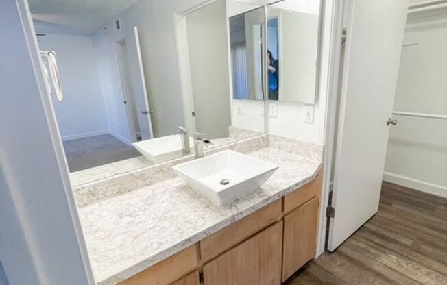 2 beds, 2 baths, 1,016 sqft, $1,840, Unit 1690-110