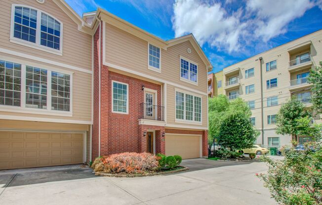 Stunning Three-Bedroom Townhouse Located in The Rice Military Area!