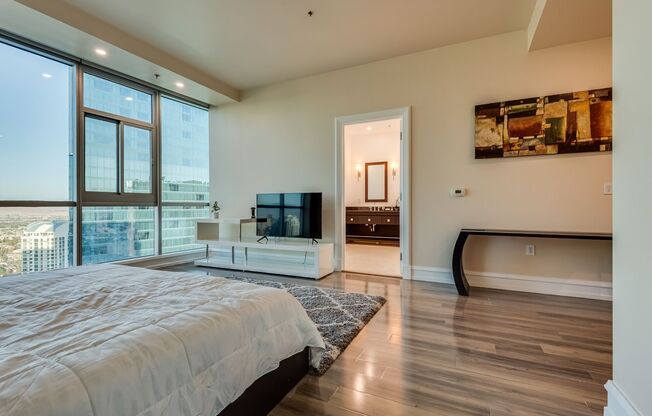 3 beds, 5 baths, $18,975, Unit # 4305