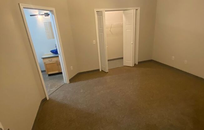 2 beds, 2 baths, 1,100 sqft, $895, Unit 416