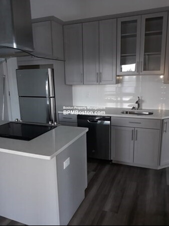 1 bed, 1 bath, 975 sqft, $2,250, Unit 6