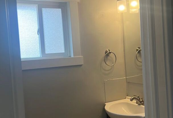 3 beds, 3 baths, $2,998