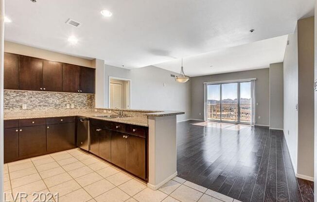 2 beds, 2 baths, $3,100, Unit Unit 1315