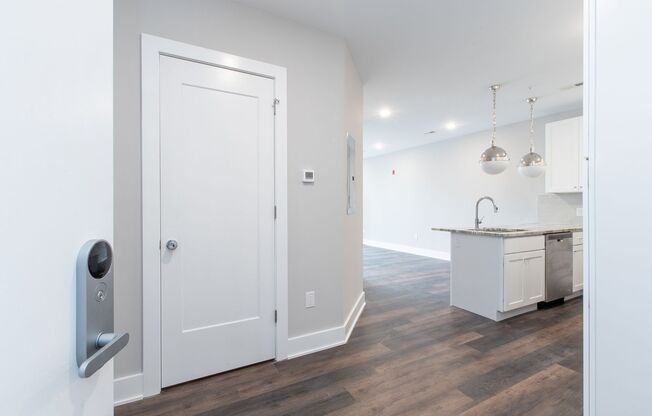 1 bed, 1 bath, 750 sqft, $1,400, Unit 307