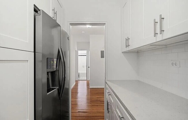 640 W 231 ST