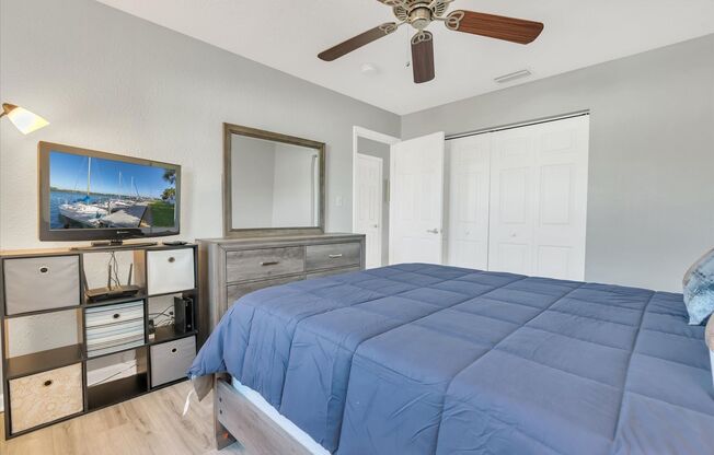 2 beds, 1 bath, $2,100