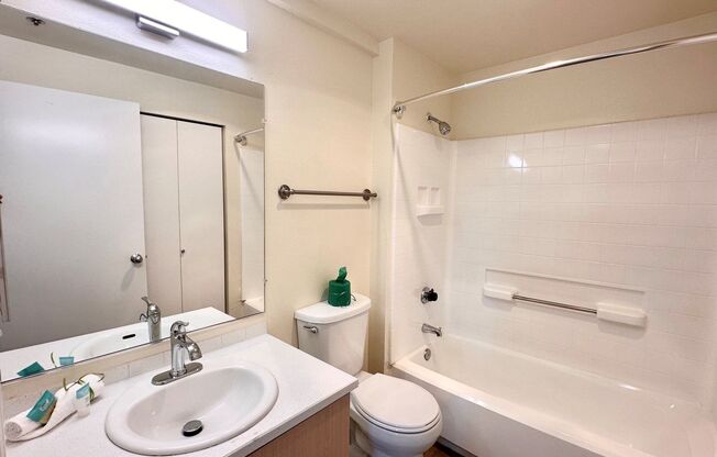 1 bed, 1 bath, 750 sqft, $2,100, Unit D 429