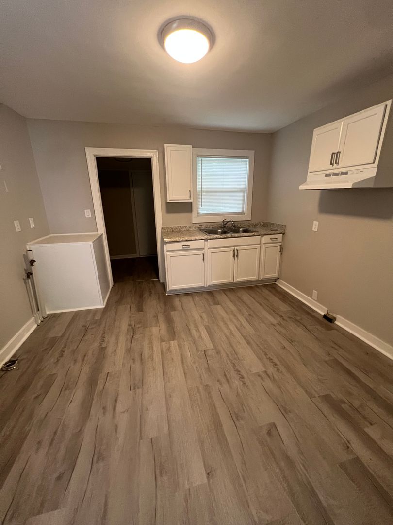 Remodeled 2 Bedroom in Camp North End area