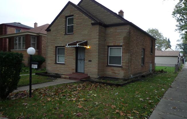 8357 S HOYNE AVE