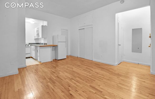 Studio, 1 bath, $2,850, Unit 45