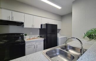 2 beds, 2 baths, 978 sqft, $1,279