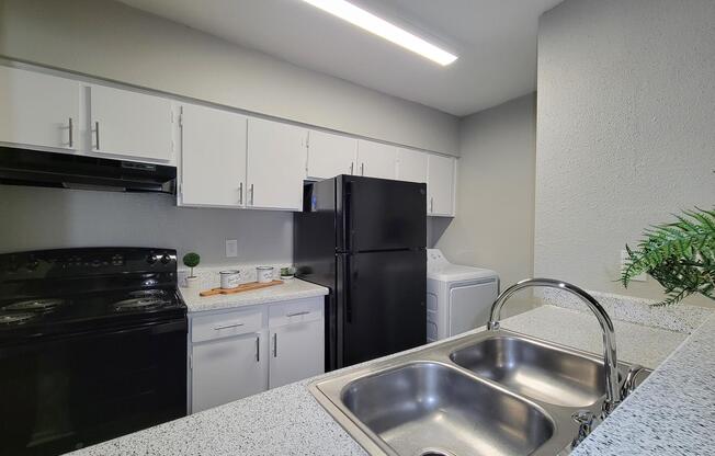 2 beds, 2 baths, 978 sqft, $1,279