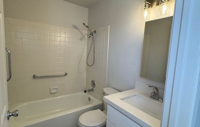 2 beds, 2 baths, 928 sqft, $1,699, Unit 3C