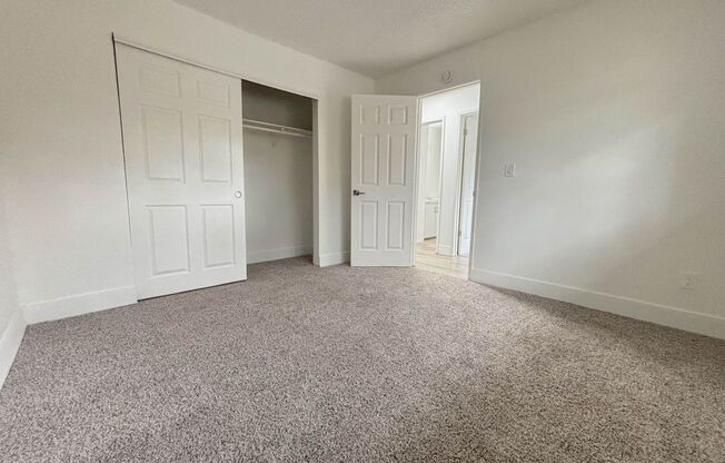 2 beds, 1 bath, 700 sqft, $1,335, Unit 12