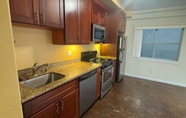 2 beds, 1 bath, 1,100 sqft, $2,895, Unit 502