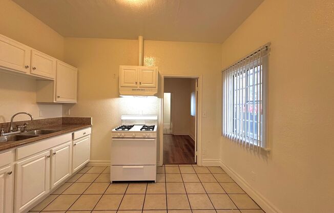 1 bed, 1 bath, $1,750, Unit 932