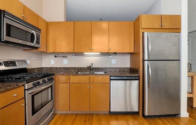 1 bed, 1 bath, 700 sqft, $2,400