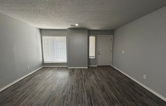 2 beds, 2 baths, 1,100 sqft, $1,050, Unit 217