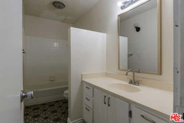 3330 S Sepulveda Blvd Apt 1