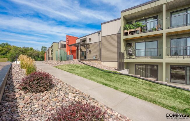 1 bed, 1 bath, 709 sqft, $1,045, Unit 2214-227