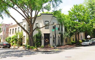 Georgetown Townhouse (Close to the West End and Dupont)