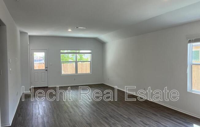 283 SILVER GLN DR
