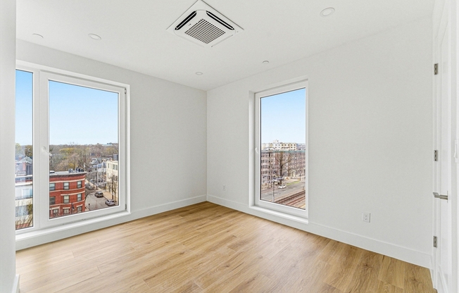 2 beds, 2 baths, 951 sqft, $4,250, Unit 301