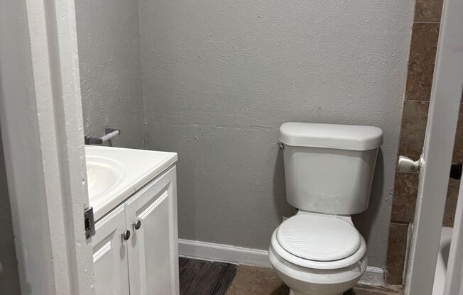 1 bed, 1 bath, 770 sqft, $1,435, Unit 4-2418-A