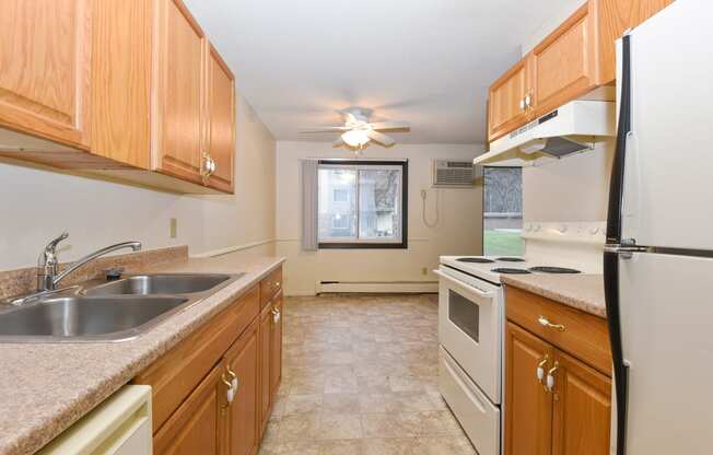Montreal Courts Apartments in Little Canada, MN| Kitchen