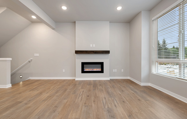 3 beds, 3.5 baths, $3,700, Unit 4