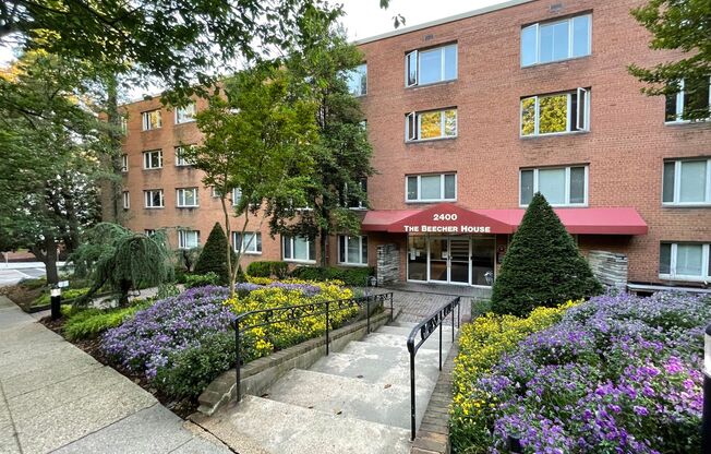 Glover Park Spacious 970 Square Foot Two Bedroom W/All Energy Utilties Included Available Now!