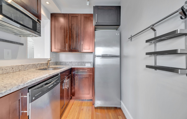 1367 K ST SE