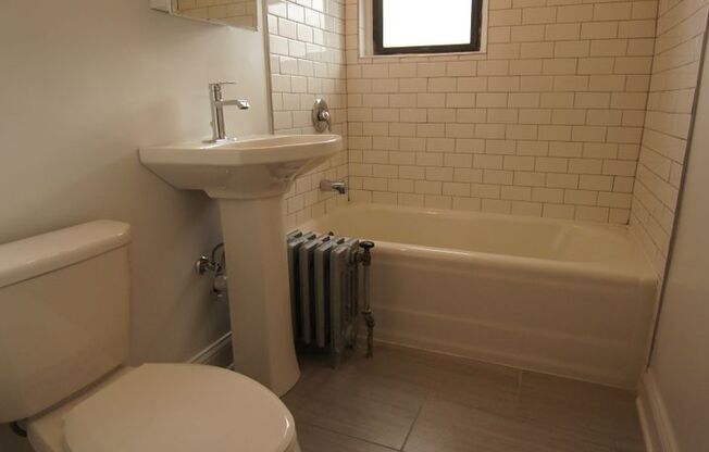 1 bed, 1 bath, 760 sqft, $1,895, Unit 301