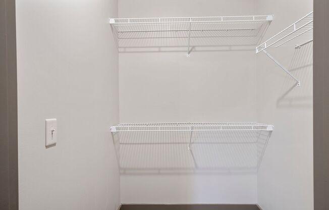 1 bed, 1 bath, 765 sqft, $815, Unit 33