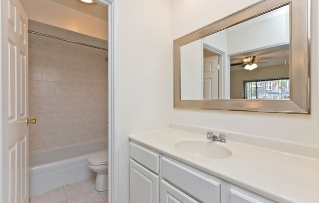 1 bed, 1 bath, $1,595, Unit 213