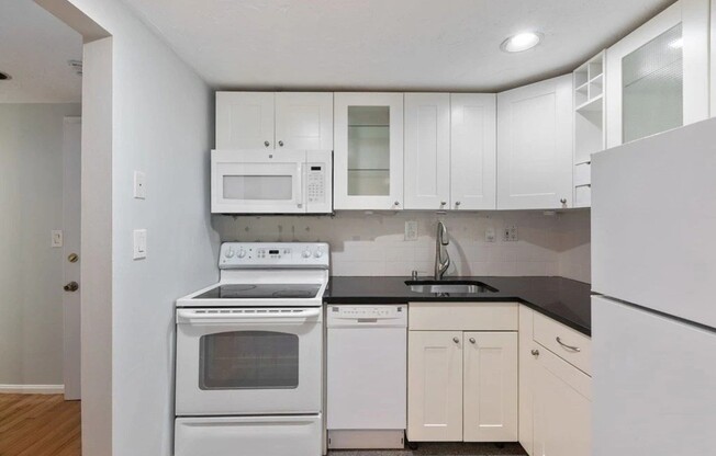 30 Peterborough St Apt B