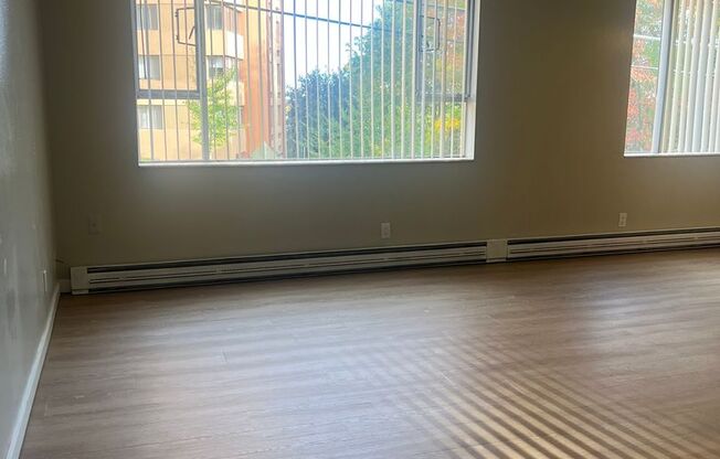 2 beds, 1 bath, 856 sqft, $1,850, Unit 105