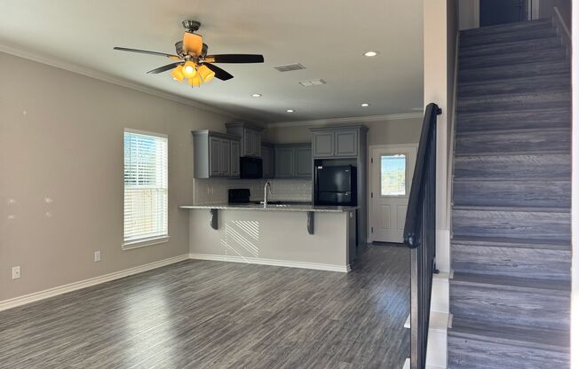 2 beds, 2.5 baths, 1,174 sqft, $1,595, Unit 604