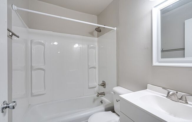 2 beds, 1 bath, 825 sqft, $1,099, Unit 1319-201