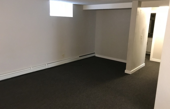 2 beds, 1 bath, 1,000 sqft, $925