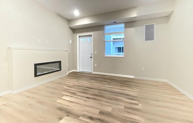 2 beds, 2 baths, 1,105 sqft, $2,499, Unit 4930-1