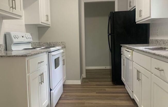 NEWLY REMODELED 2 BEDROOM 1.5 BATHROOM HOME!