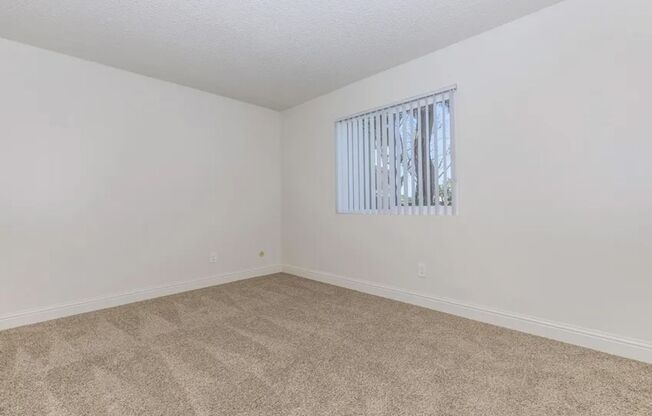 2 beds, 1 bath, 760 sqft, $1,435, Unit 06-106