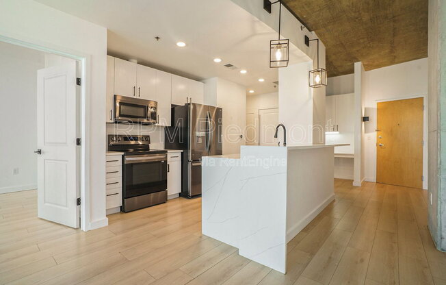 1 bed, 1 bath, 779 sqft, $2,200, Unit Apt 2003