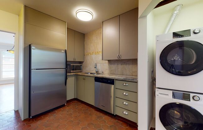 2 beds, 1 bath, $4,500, Unit 2539 Lombard