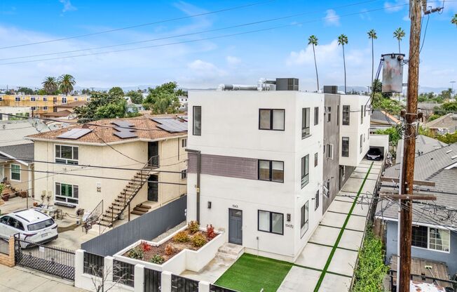 1543 W. 37th Pl Los Angeles, CA 90018